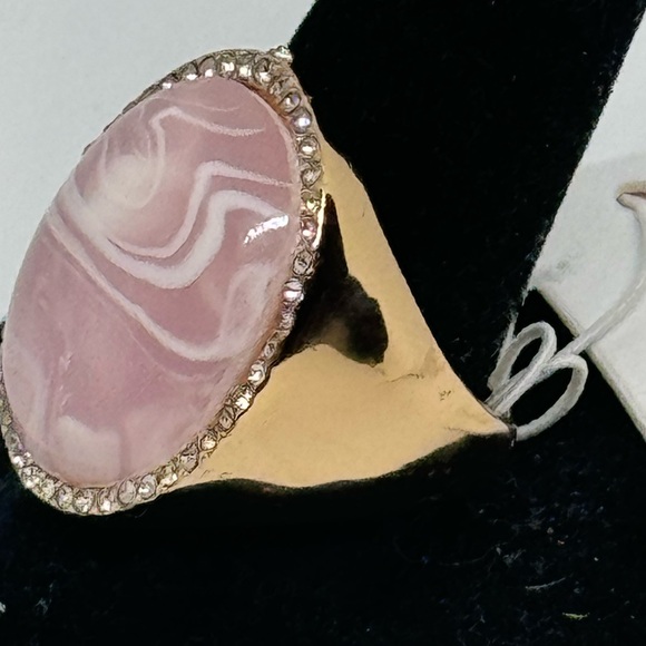 Isaac Mizrahi Pink Marble Statement Ring SZ 8 - Picture 3 of 10
